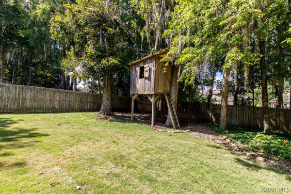8120 Mossy Oak Drive