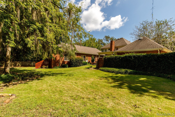 8120 Mossy Oak Drive