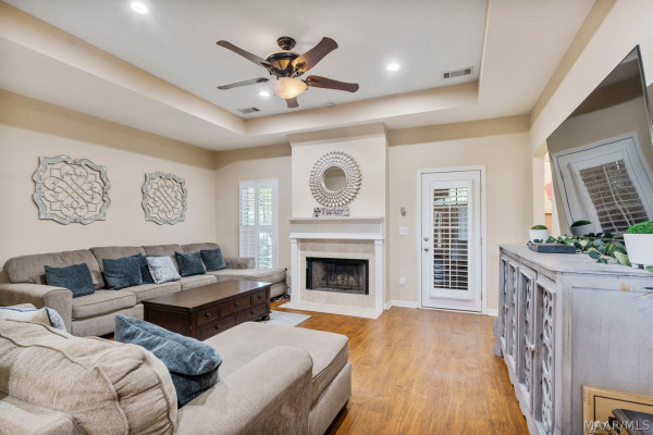 9161 CARTERS GROVE Way