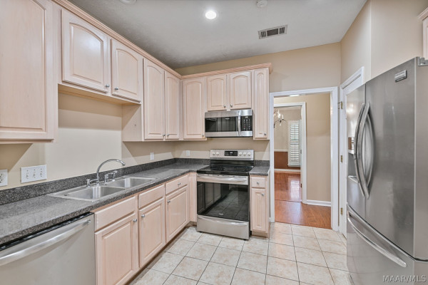 9161 CARTERS GROVE Way