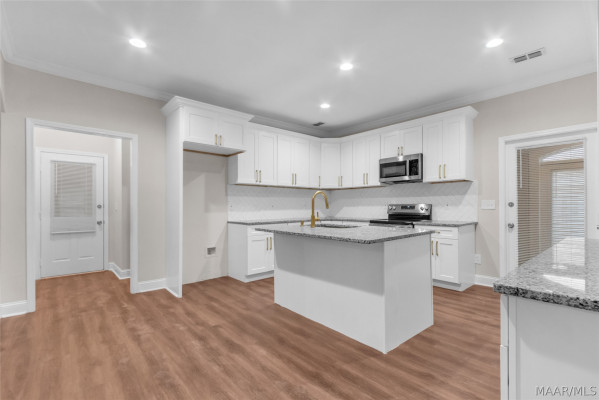 1960 Parkview Drive S