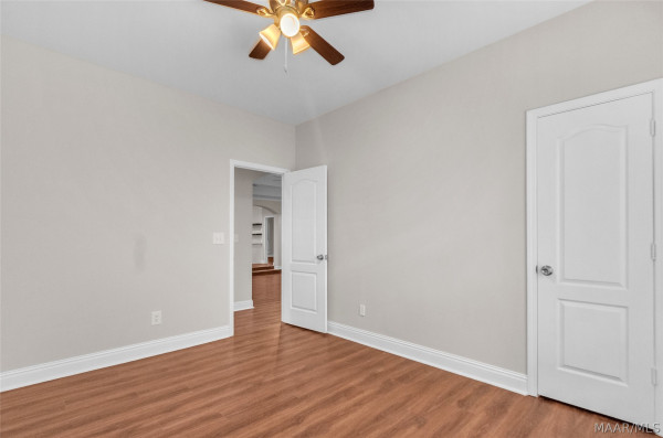 1960 Parkview Drive S