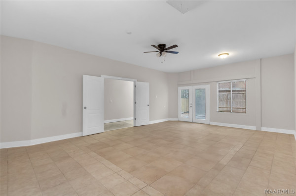 1960 Parkview Drive S