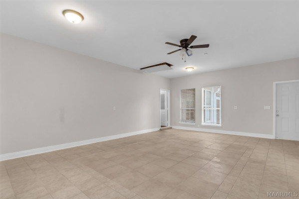 1960 Parkview Drive S