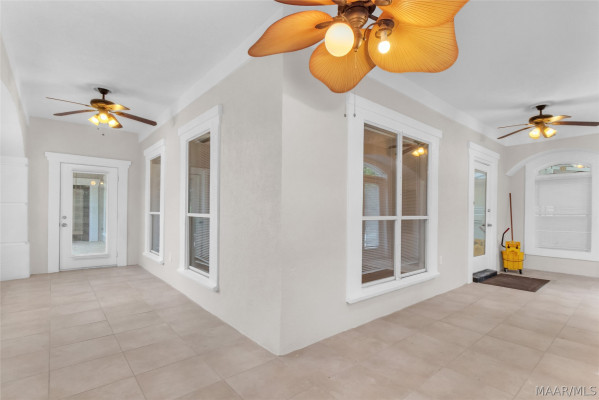 1960 Parkview Drive S