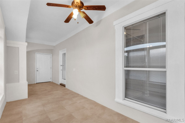 1960 Parkview Drive S