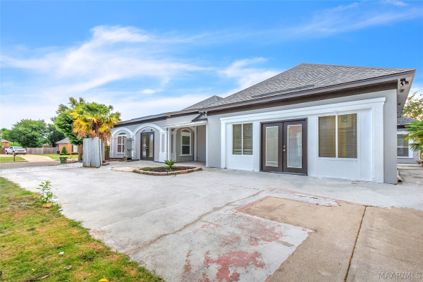 1960 Parkview Drive S