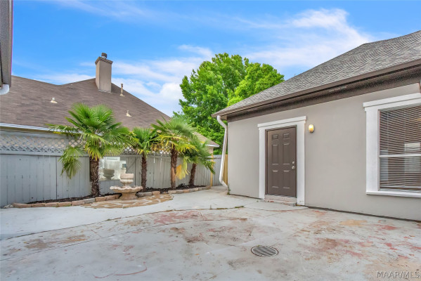 1960 Parkview Drive S