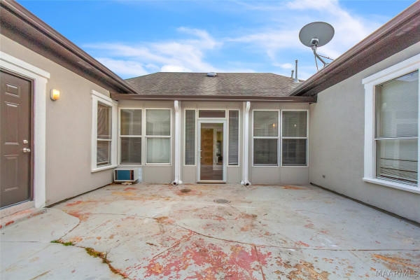 1960 Parkview Drive S