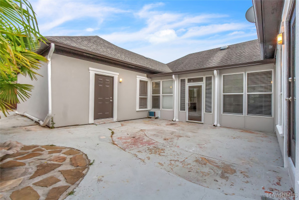 1960 Parkview Drive S