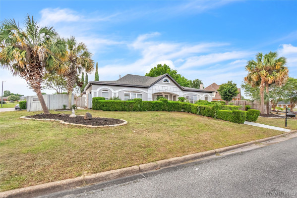 1960 Parkview Drive S
