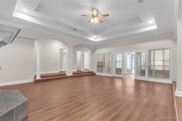 1960 Parkview Drive S