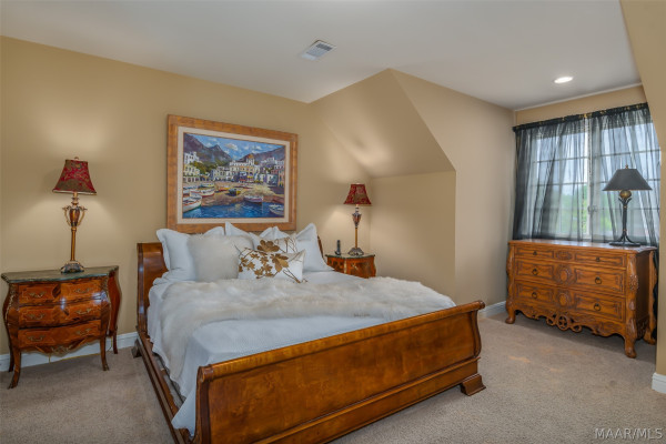7806 Lakeridge Drive