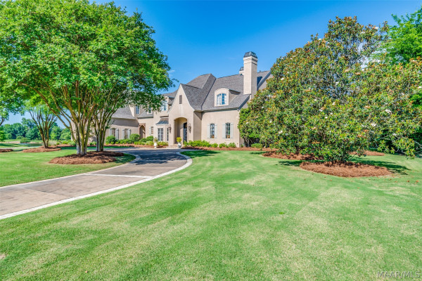 7806 Lakeridge Drive