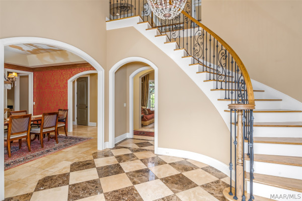 7806 Lakeridge Drive