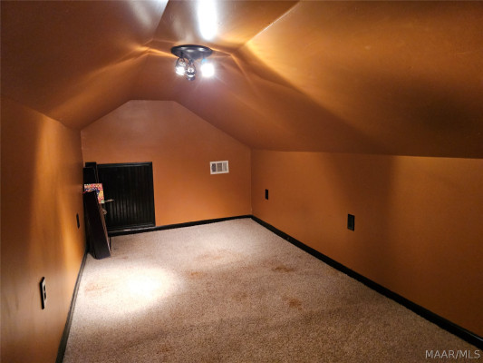 136 VILLAGE CREEK Road
