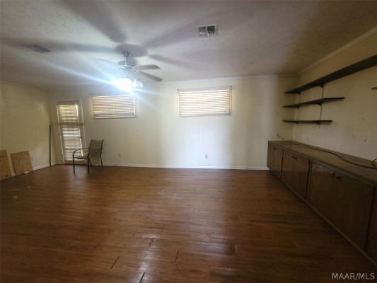 2556 Westwood Drive
