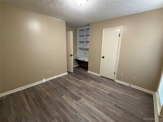 7216 BRAMPTON Lane