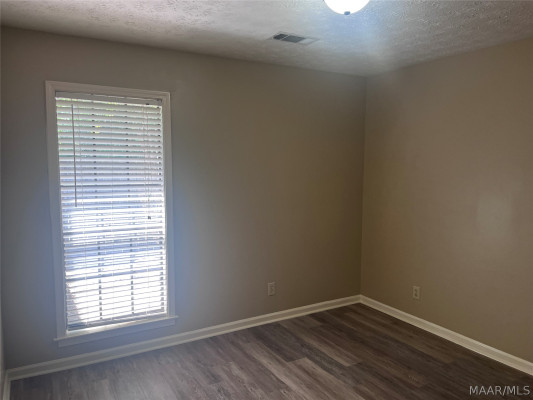 7216 BRAMPTON Lane