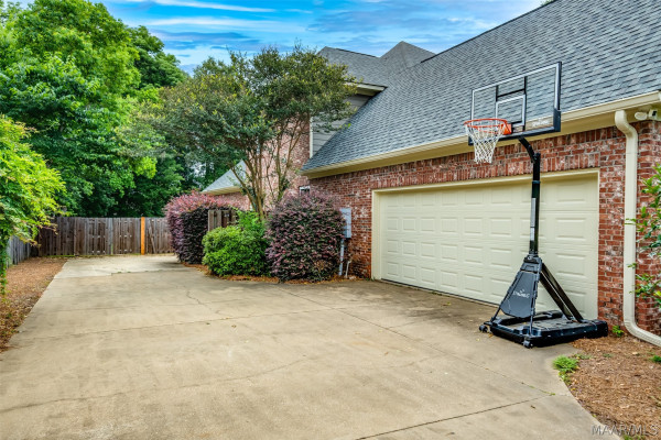 8456 Marsh Pointe Drive