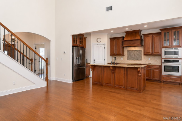 1035 HAYLEE BROOK Lane