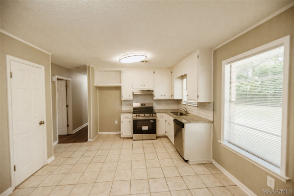6107 GLADSTONE Drive