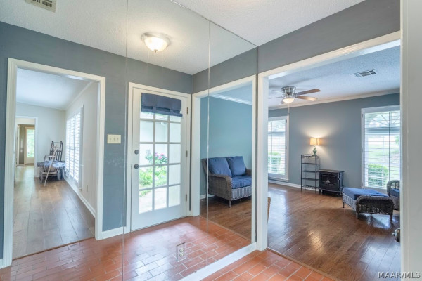 1248 Woodhill Court