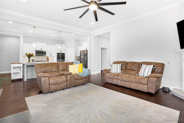 9238 CRESCENT LODGE Drive