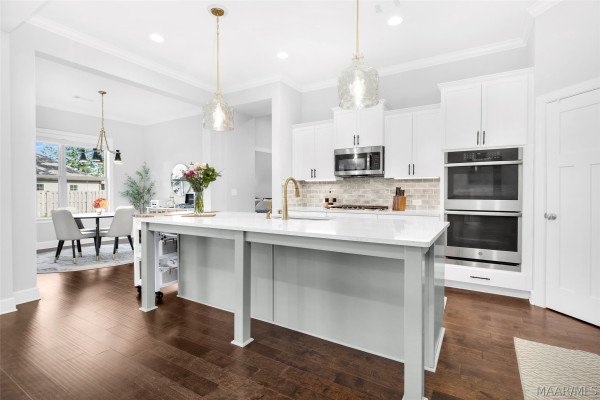 9238 CRESCENT LODGE Drive