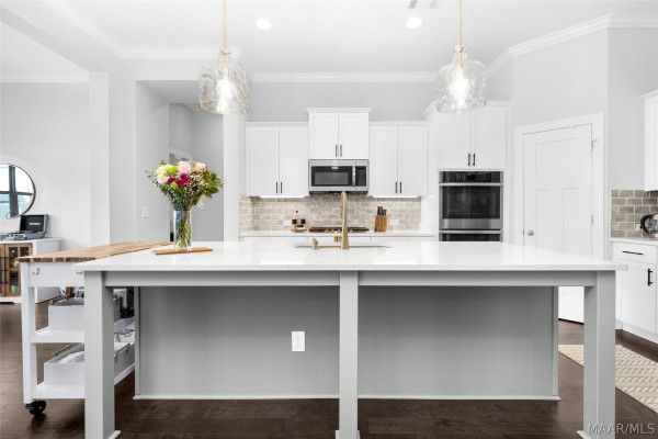 9238 CRESCENT LODGE Drive