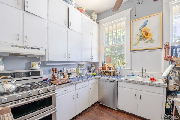 44 S CAPITOL Parkway