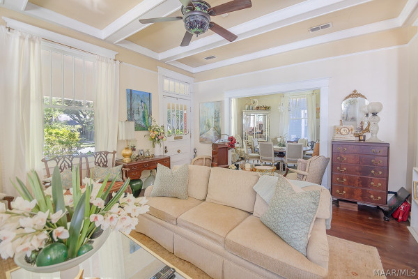 44 S CAPITOL Parkway