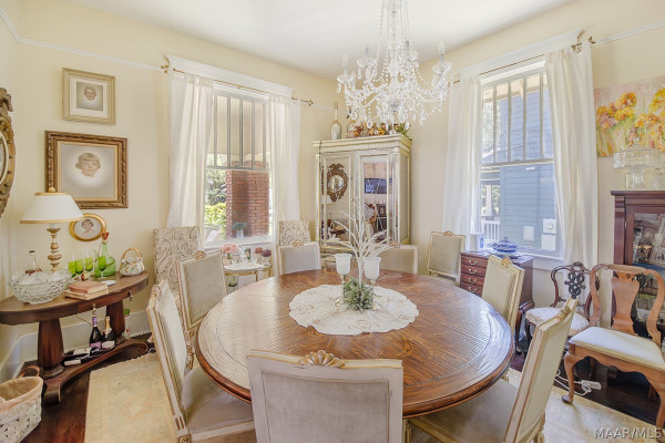 44 S CAPITOL Parkway