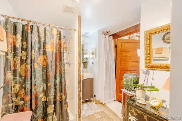 44 S CAPITOL Parkway