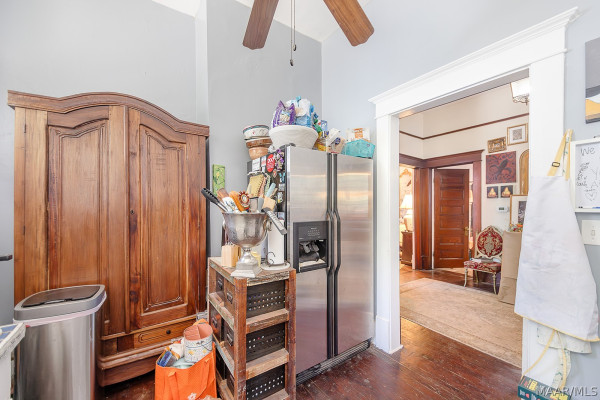 44 S CAPITOL Parkway