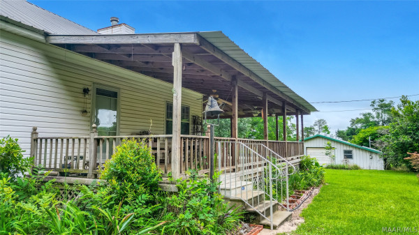 112 County Road 64 .