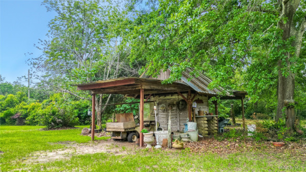 112 County Road 64 .