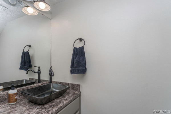 210 SCENIC Drive