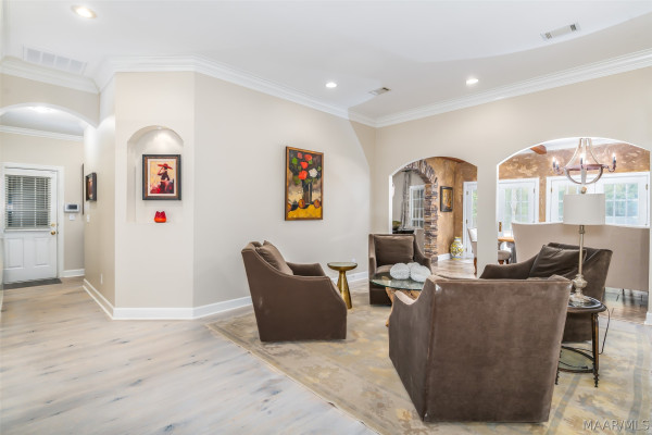 8213 Mossy Oak Drive