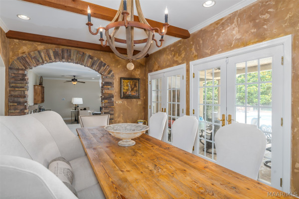 8213 Mossy Oak Drive