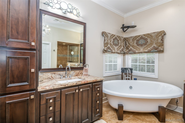 8213 Mossy Oak Drive