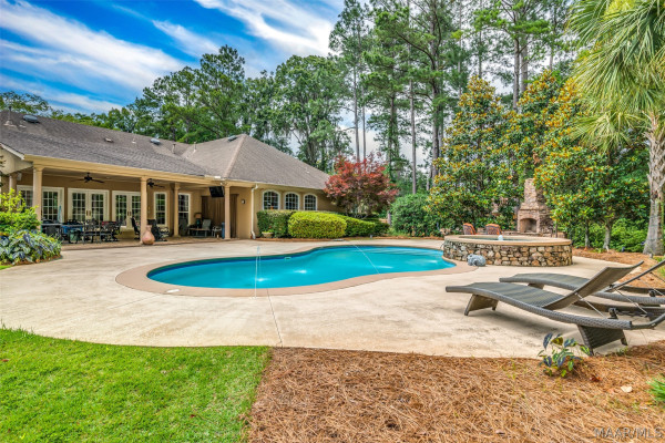 8213 Mossy Oak Drive