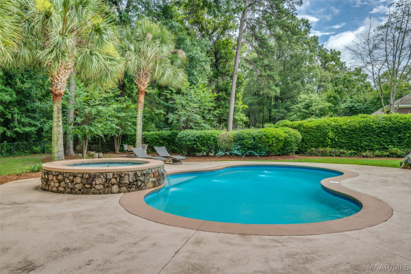 8213 Mossy Oak Drive