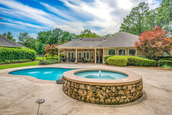 8213 Mossy Oak Drive