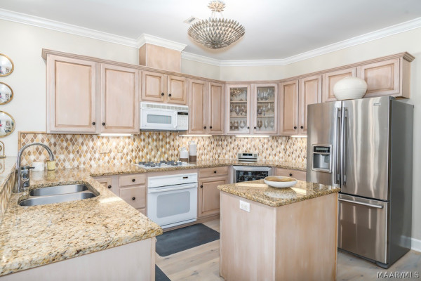 8213 Mossy Oak Drive