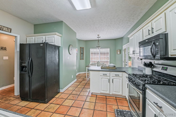 831 HEATHER Drive