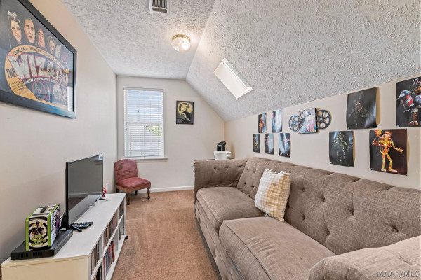 831 HEATHER Drive