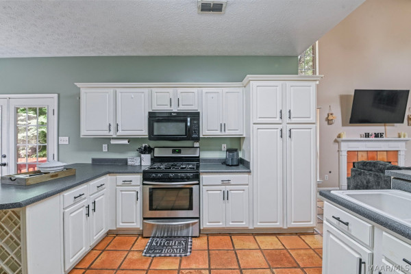 831 HEATHER Drive