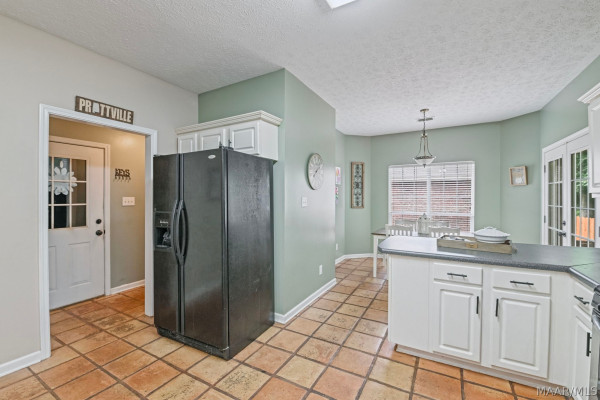 831 HEATHER Drive