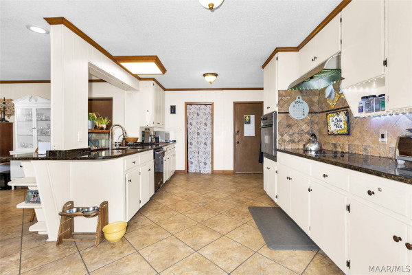 2832 S Colonial Drive